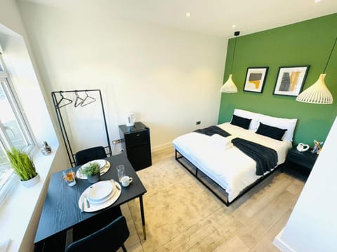 London City Center, High Standard, Super Location Bed and Breakfast in London Borough of Ealing