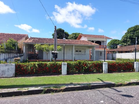 Excelente casa de praia com piscina House in State of Pará