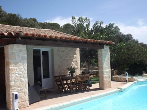 Gite les bois 1 Bed and Breakfast in Gignac