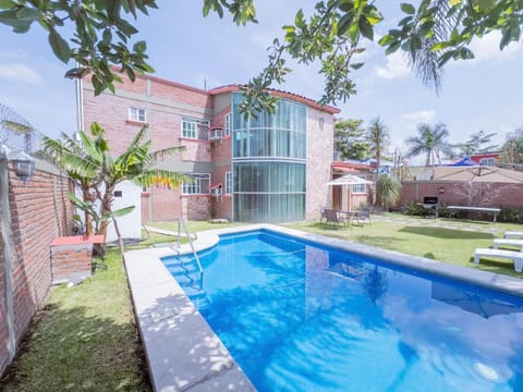 Property building, Garden, Swimming pool