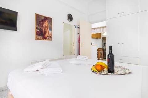 Local Apt next to City Lights 2 Apartment in Heraklion