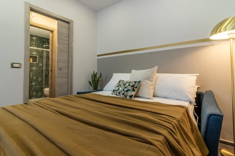 Bed, Living room