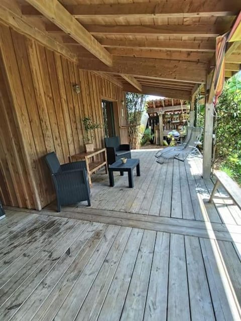 Maison bois paisible dans un écrin de verdure House in Le Porge