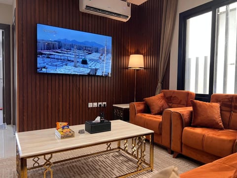 Communal lounge/ TV room, TV and multimedia, air conditioner