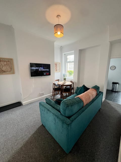 Superb for large groups! Barry Island House Sleeps 8 Dog Friendly Family with Garden Space and Breakfast Included House in Barry