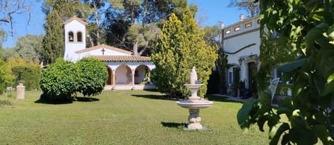 Property building, Garden, Garden view, Landmark view