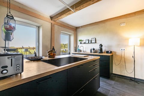 Kitchen or kitchenette, Living room