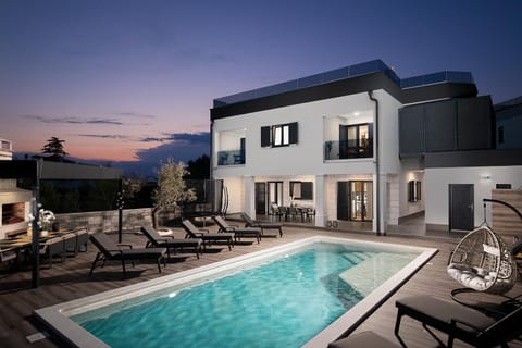 Natural landscape, Pool view, Swimming pool