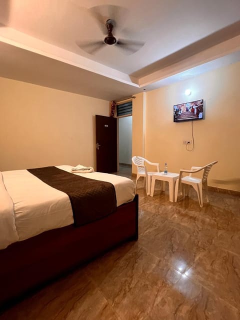 Hotel Raj Stay Hotel in New Delhi