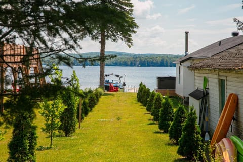 La Vue O-Lac Magog Chalet in Sherbrooke