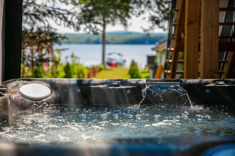 Day, Hot Tub, Lake view