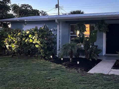 Location-Location-Location in Jensen Beach Cottage Casa in Jensen Beach