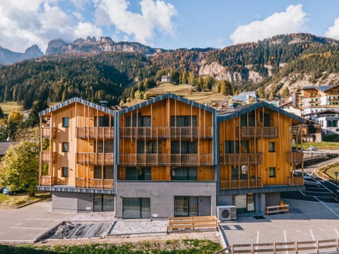 Property building, Day, Natural landscape, Parking