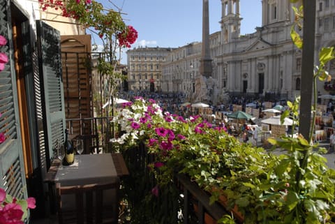 Nearby landmark, Balcony/Terrace, On site, City view, Street view