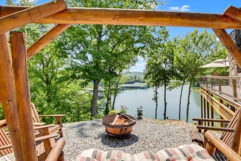 Patio, View (from property/room), Balcony/Terrace, Lake view, River view