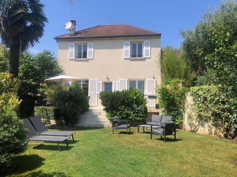 Property building, Garden, Garden view