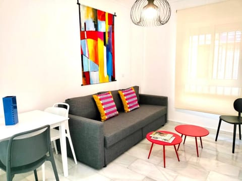 Living room, Seating area, Dining area, heating, heating, internet, internet, air conditioner, air conditioner