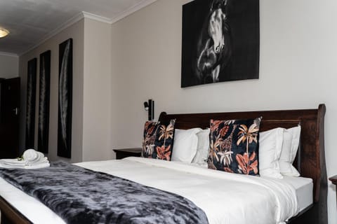 Woodbridge Lodge Bed and Breakfast in Cape Town