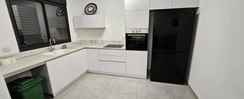 פנינת הקריות Apartment in Haifa District