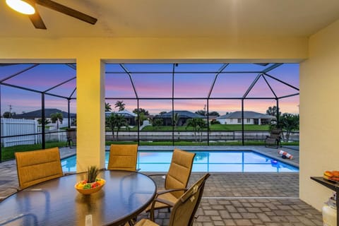 Tranquil Canal Views, Saltwater Pool - Modern Retreat on the 21st - Roelens House in Cape Coral