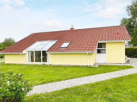Four-Bedroom Holiday home in Otterndorf 13 Haus in Otterndorf