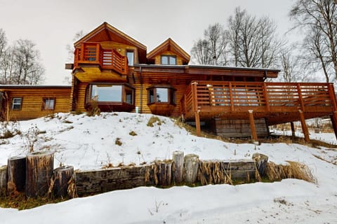 Eagle River Retreat House in Anchorage