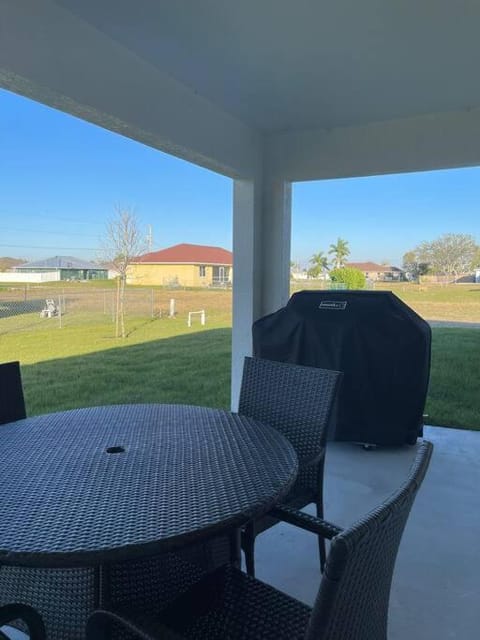 New Construction with Lanai! Great for 2 Families! House in Cape Coral