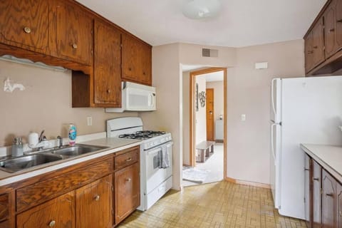 Stellar two bedroom home Apartment in Minneapolis