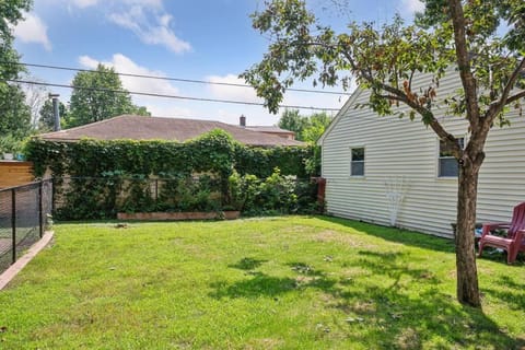 Stellar two bedroom home Apartment in Minneapolis