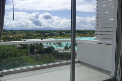 Natural landscape, View (from property/room), Balcony/Terrace, Pool view