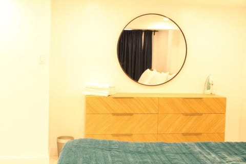 Luxury king bed parking & washer Apartment in Rotterdam