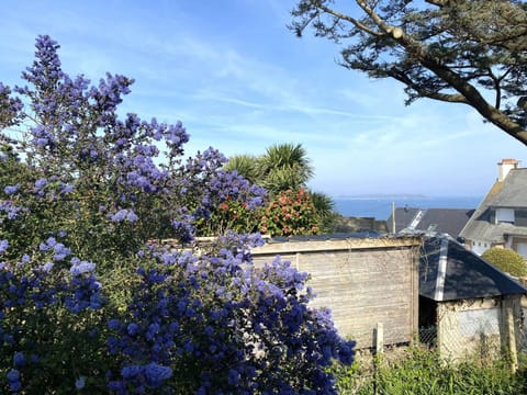 Maison à 550m de la plage avec jardin, balcon et Wi-Fi à Perros-Guirec - FR-1-368-433 House in Perros-Guirec