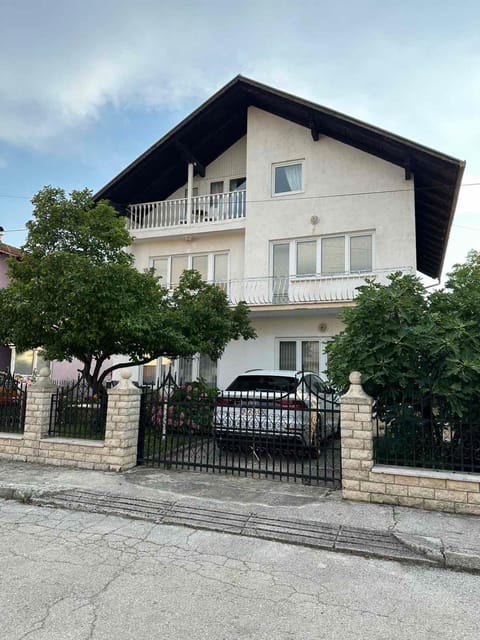 White House 9P Apartment in Lika-Senj County