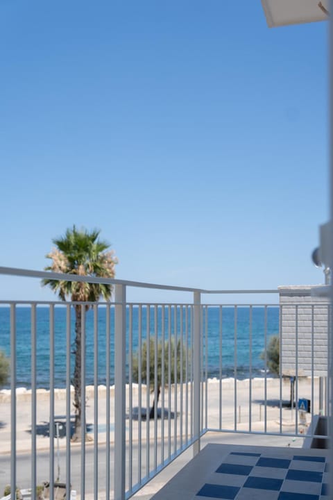 Day, View (from property/room), Balcony/Terrace, Beach