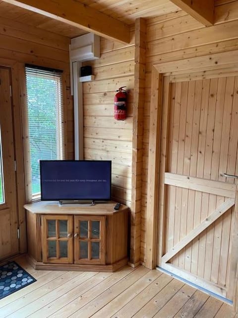 LOG CABIN living for 3-4 people in Frimley Apartamento in Camberley