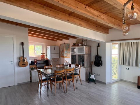 Living room, Dining area