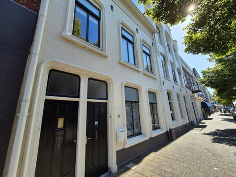 Property building, Quiet street view