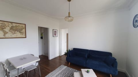 T2 lumineux proche métro 8 Apartment in Créteil