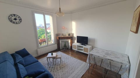 T2 lumineux proche métro 8 Apartment in Créteil