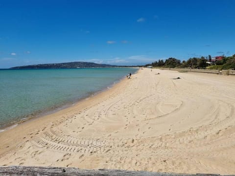 Dromana Bay Views Family Retreat Haus in Red Hill