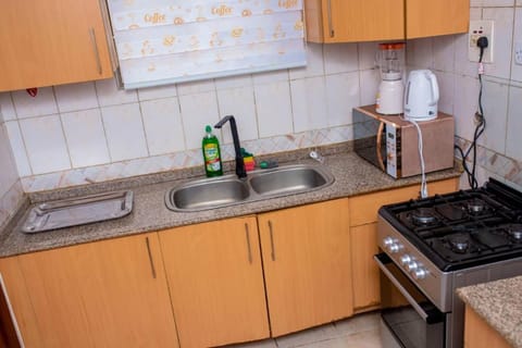 Coffee/tea facilities, Kitchen or kitchenette, dishwasher, stove