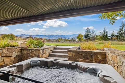 Scenic Mountain Escape with Entertainment Haven home House in Snyderville