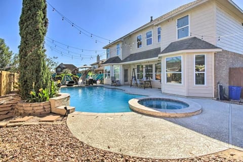 Patio, Day, Hot Tub, Garden view, Pool view, Swimming pool