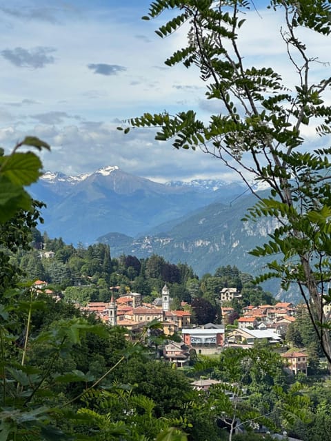 Nearby landmark, Day, Natural landscape, Mountain view