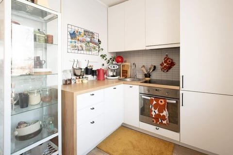 Cozy & artsy apartment, dedicated office room & walk-in closet! Apartment in Tallinn