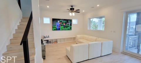 TV and multimedia, Living room, Seating area