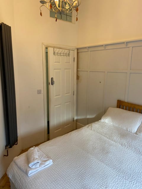 London Rental Bed and Breakfast in Croydon