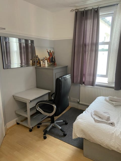 London Rental Bed and Breakfast in Croydon