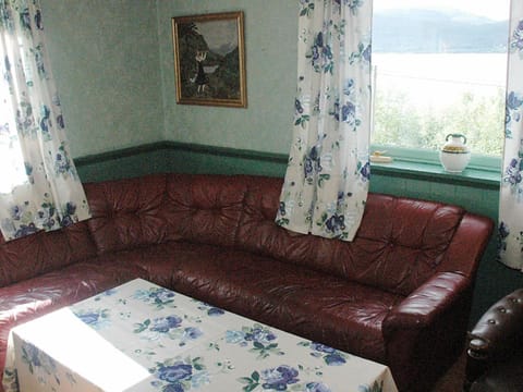 Four-Bedroom Holiday home in Åfarnes House in Innlandet