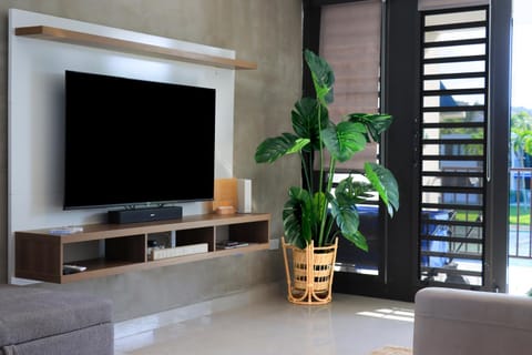 TV and multimedia, Living room, Seating area, Evening entertainment, internet, internet, air conditioner, air conditioner